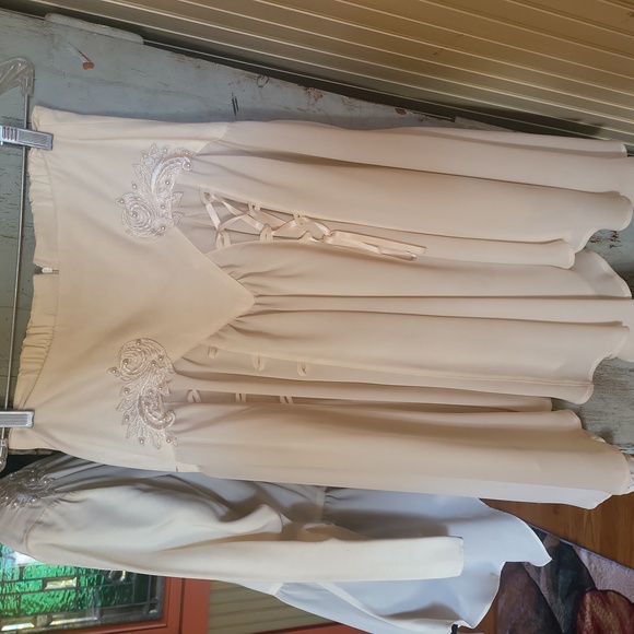 STUNNING CUSTOM MADE TOP & SKIRT - Picture 10 of 16